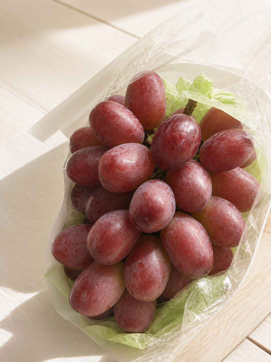 Nagano Queen Rouge Grapes
